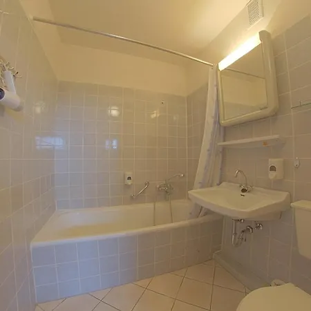480 Apartment *