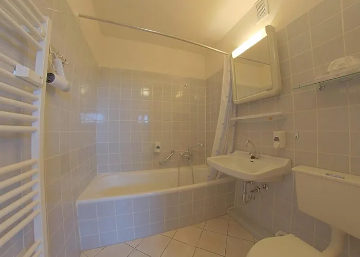 480 Apartment *